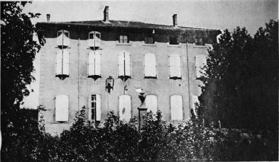 LE JAS DE BOUFFAN (Façade sur le jardin) PHOTO DE L’AUTEUR