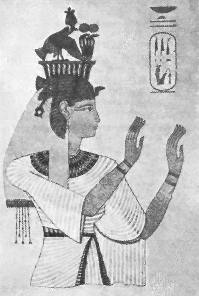 FIG. 2.—PORTRAIT OF QUEEN TAIA. (FROM PERROT AND CHIPIEZ.)